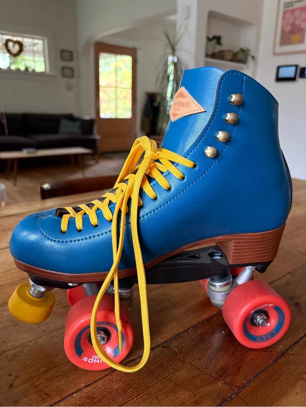 Riedell Crew Roller Skates Size 8 - Picture 4 of 10